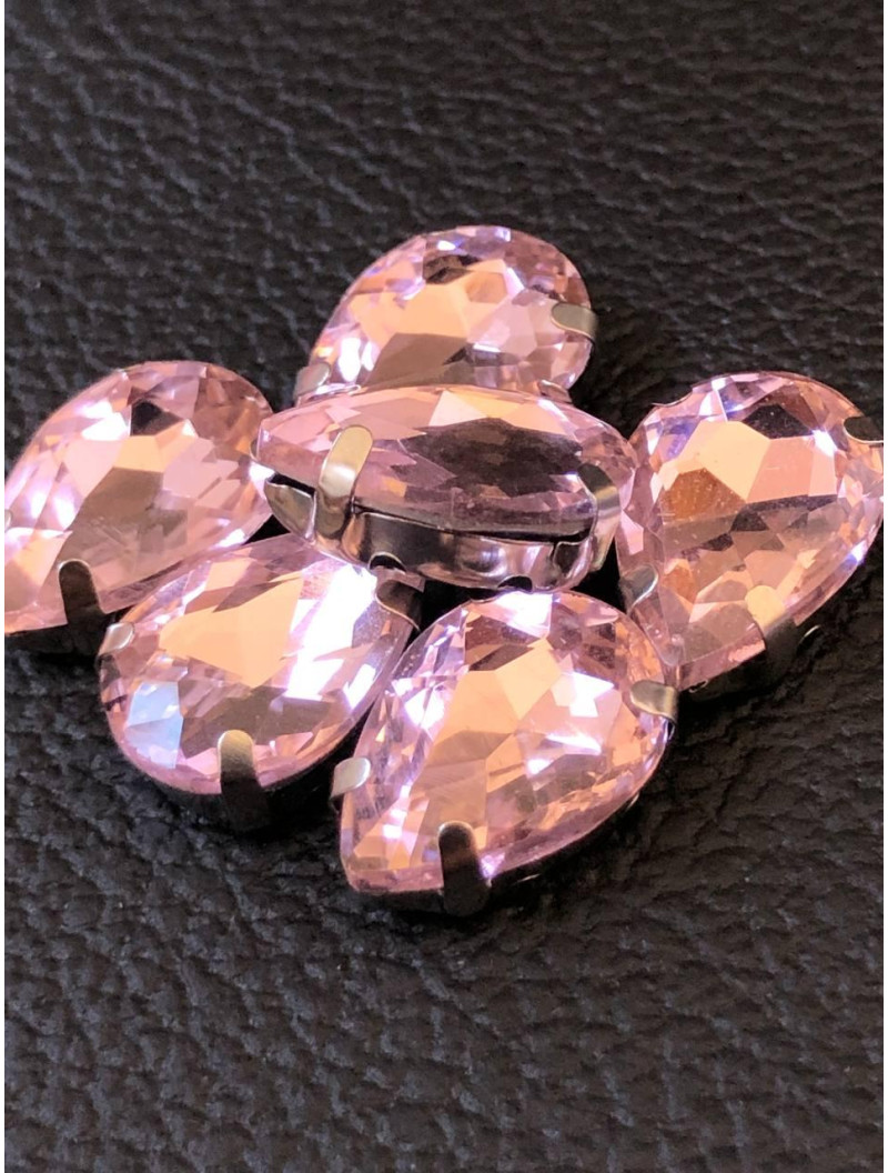 Страз (скло) в металевій оправі. Розмір — 10*14 мм. Колір рожевий