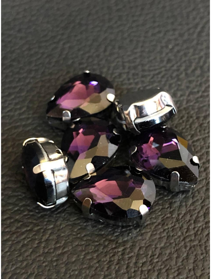 Страз (скло) в металевій оправі. Розмір — 10*14 мм. Колір аметист