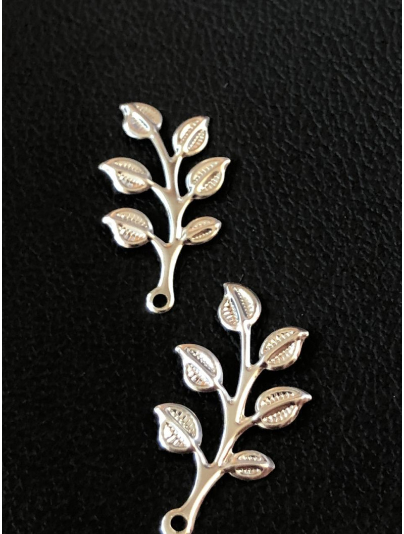 Металева підвіска *веточка*. Розмір — 19*36 мм. Колір — срібло. Паковання 1 шт.