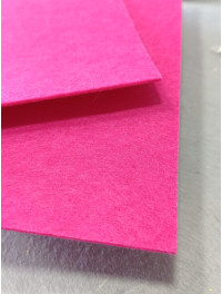 Фетр для рукоділля. Товщина — 3 мм. Розмір аркуша 20×30 см. Колір — малиновий.