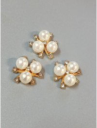 Металевий декор "три перлини" 2×2 см. Основа — золото. Ціна вказана за 1 шт.