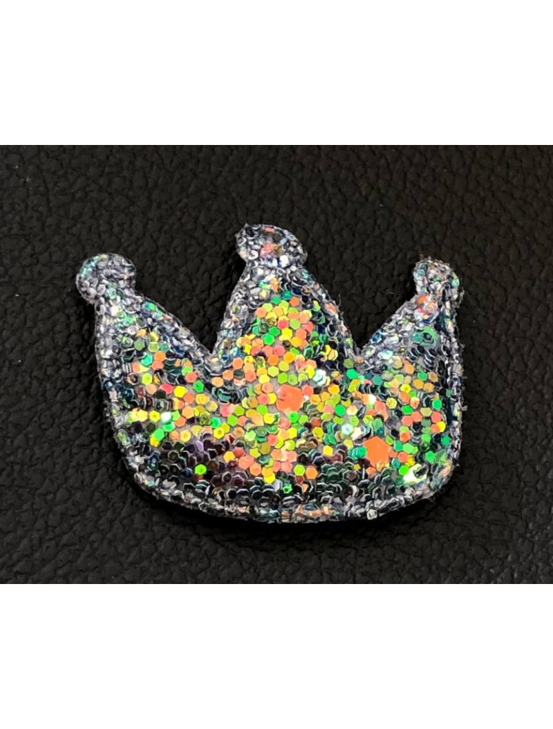 Патчі "Корона" Колір зелений. Розмір 4 см × 3,3 см.
Матеріал  екошкіра. Оздоблення  блискітки. Ціна вказана за 1 шт.