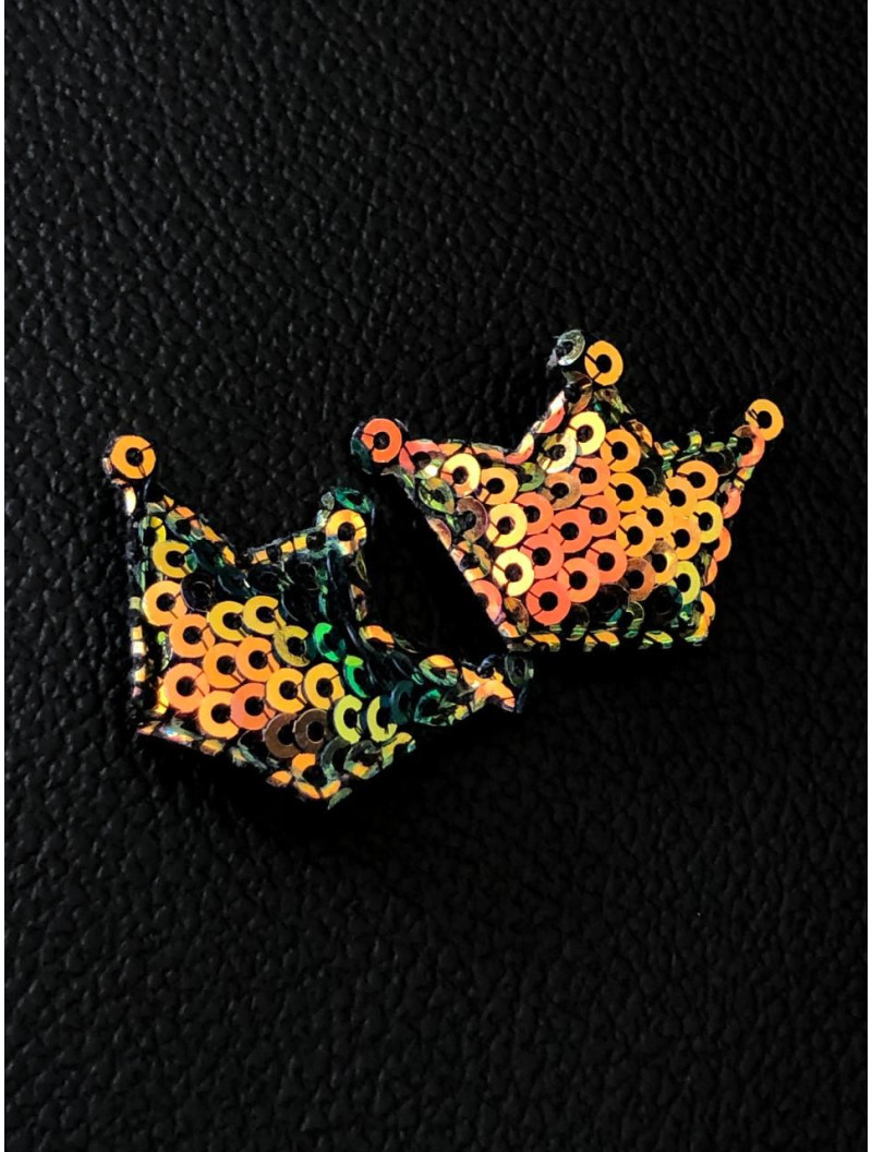 Патчі "Корона" Колір синій Розмір 3,2 см×2,2 см.
Матеріал  тканина, паєтки. Ціна вказана за 1 шт.