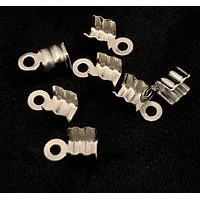 Концевики для шнуров с насечками

Размер: длина 0,8 см
Ширина 0,4 см
Цвет – серебро.
10 шт. в упаковке