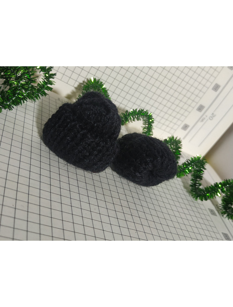 В'язані міні шапочки
Розмір - 35*35 мм
колір - чорний
ціна за 1 шт