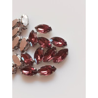 Страз (скло) в металевій оправі. Розмір  6 × 12 мм. Колір  баклажановий