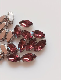 Страз (скло) в металевій оправі. Розмір  6 × 12 мм. Колір  баклажановий