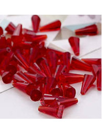 Крапля конус 4*8 мм. темно-червоний прозорий. паковання 10 шт.