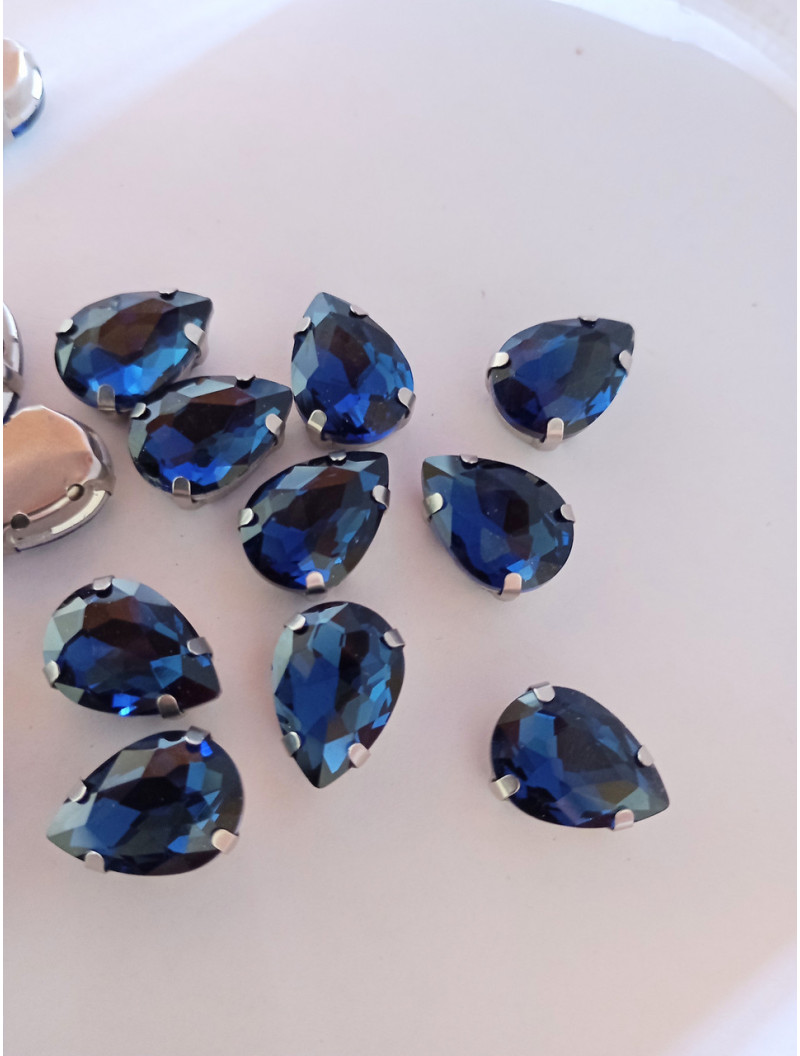 Страз (скло) в металевій оправі. Розмір  10×14 мм. Колір  сапфір