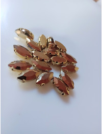 Страз (скло) у Золотій металевій оправі. Розмір  7×15 мм. Колір гальванічне золото