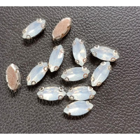 Страз (акрил) у металевій оправі. Розмір  7*15 мм. Колір білий опал