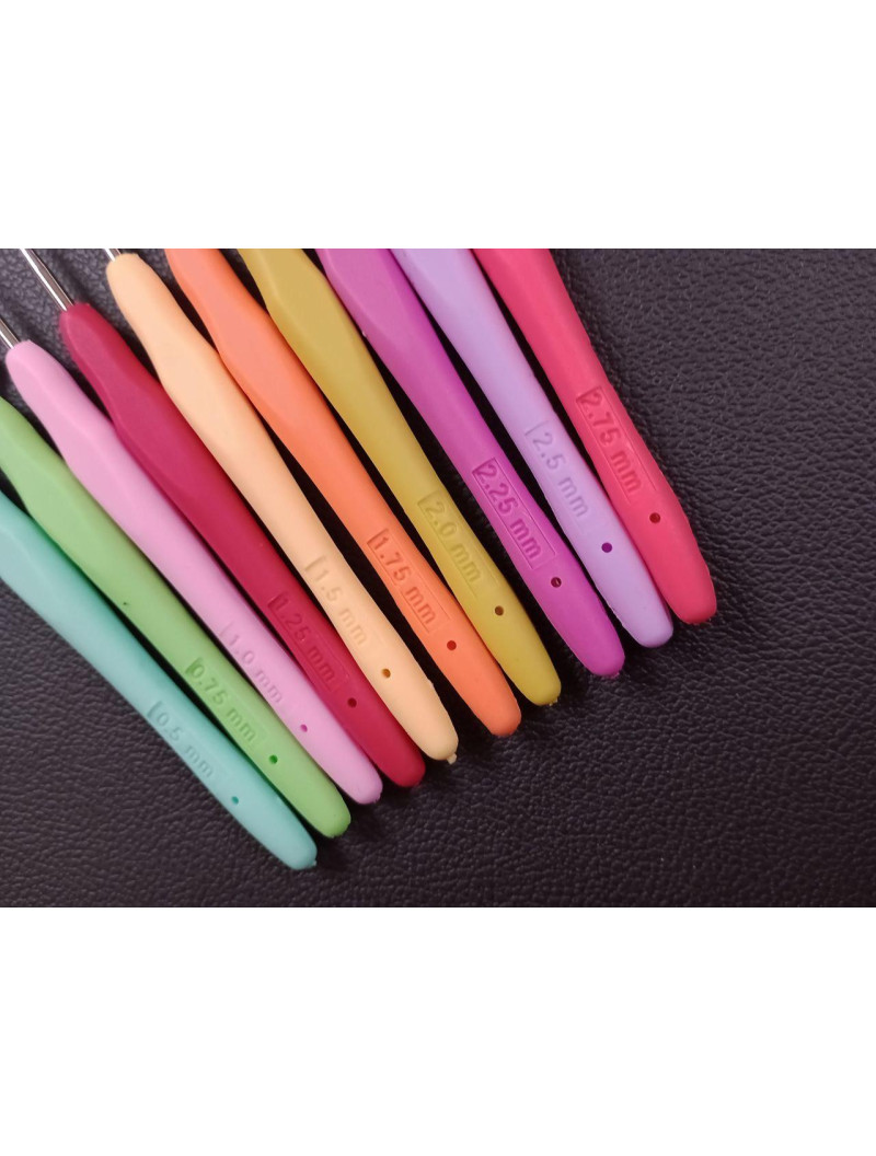 Набір гачків для в'язання 18 шт з силіконовою ручкою