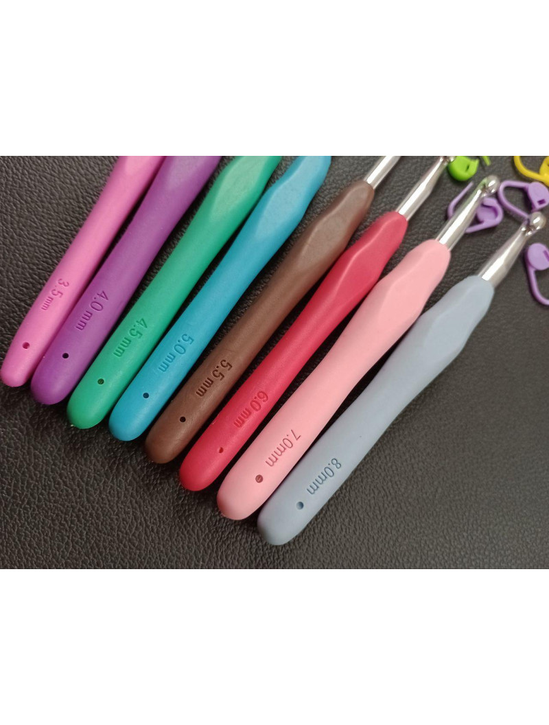 Набір гачків для в'язання 18 шт з силіконовою ручкою