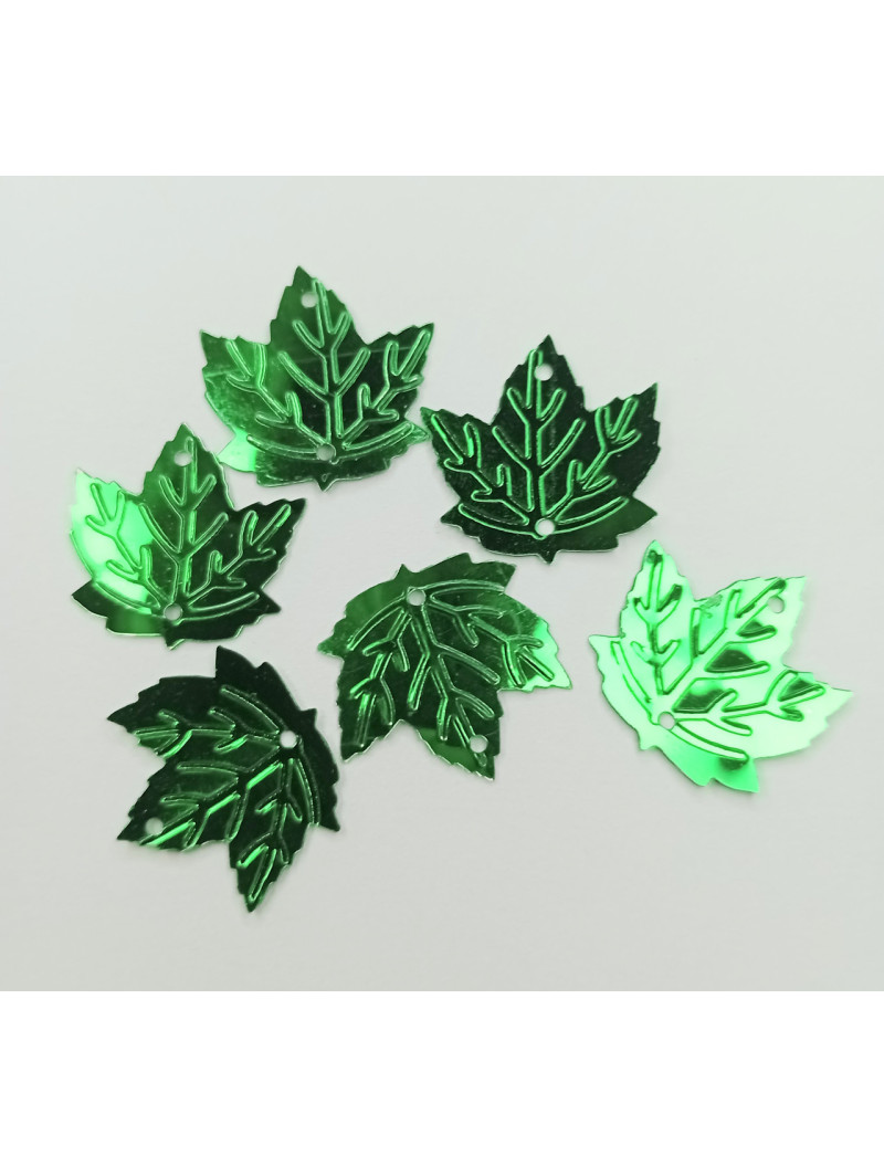 Паєтки "кленовий лист" Розмір  22×22мм. Колір зелений. Паковання  20 шт.