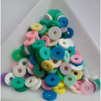 Каучукові намистини. Розмір  6 мм. Паковання  5 грам (приб.130 шт.) Колір  мікс