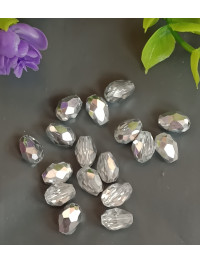 Кришталеві намистини*крапля*. Розмір 6*8 мм. Колір дзеркальний. Ціна вказана за 1 шт.