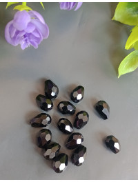 Кришталеві намистини*крапля*. Розмір 6*8 мм. Колір чорний. Ціна вказана за 1 шт.