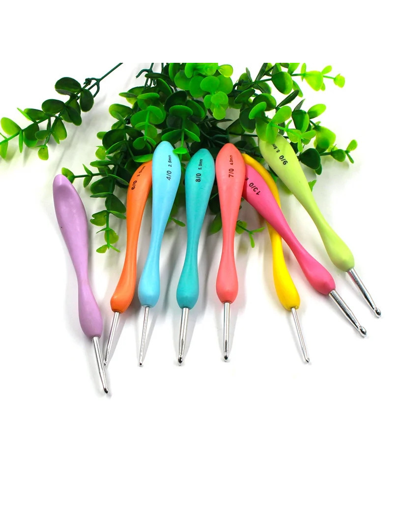 Набір гачків для в'язання з ергономічною ручкою 8 шт. Розмір: 2,5 - 6 мм.