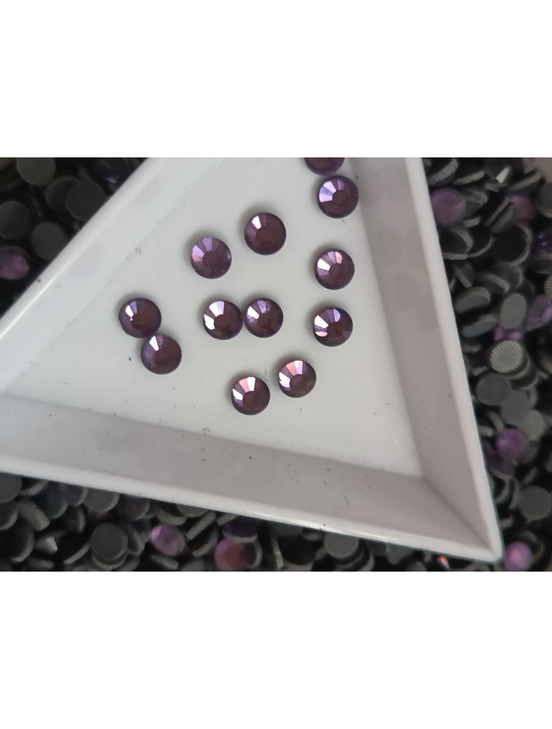 Стрази (5 мм) Колір фіолетовий світлий. 10 грамів