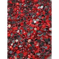 Стразы.  Цвет красный. размер микс. 10 граммов