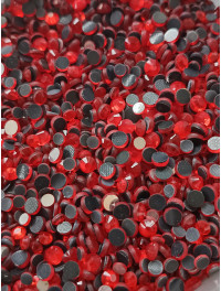 Стрази.  Колір червоний. розмір мікс. 10 грамів