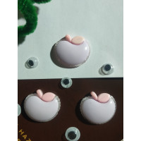 Серединка для рукоділля "Яблочко" 
Розмір - 2см× 1,9 см.
Колір - бузковий