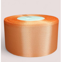 Атласная лента 4 см. Длина рулона 23 м. Цвет персиковый