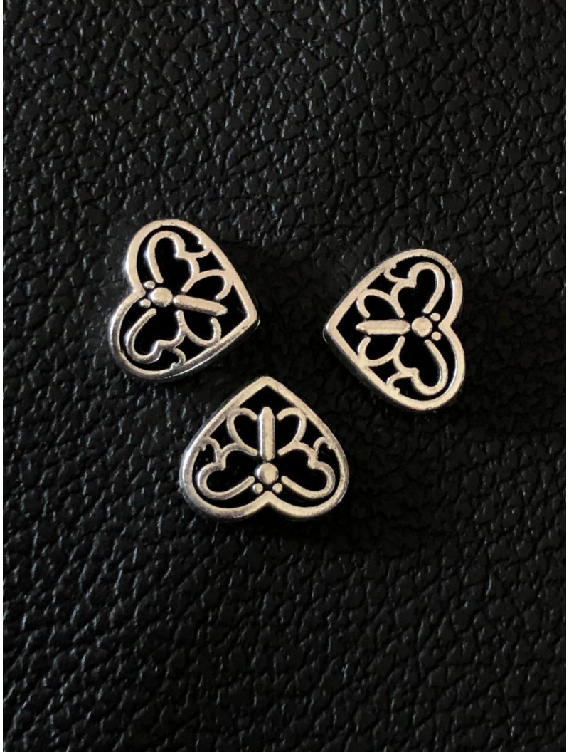 Бусіна "серце" Розмір — 10х12 мм. Колір — срібло. Ціна вказана за 1 шт.