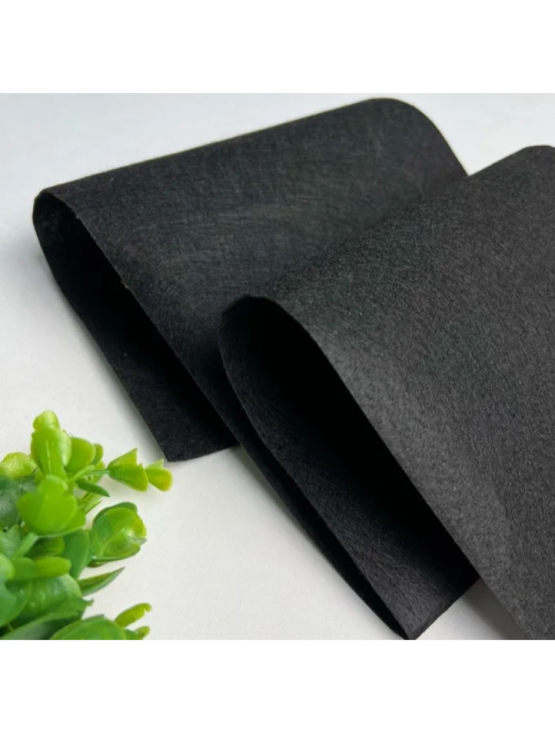 Фетр 1 мм м'який. Розмір 20 * 25 см. Колір чорний