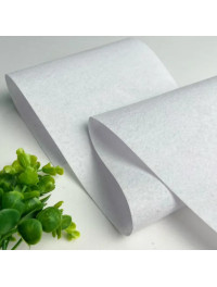 Фетр 1 мм середньої жорсткості. Розмір 20 * 25 см. Колір білий.