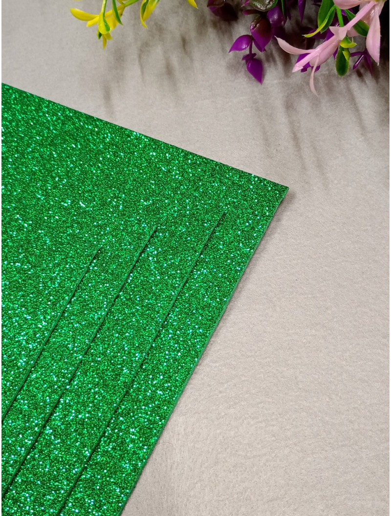 Фоаміран із глітером/ Розмір А4/Колір — зелений/ Ціна за аркуш