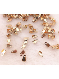 Затискач — кінцевик для волосіні. Розмір — 3×6 мм. Колір — золото. Паковання — 10 шт.