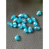 Кришталеві намистини "крапля" Розмір — 4*6 мм. Колір блакитний з АБ. Ціна вказана за 1 шт.