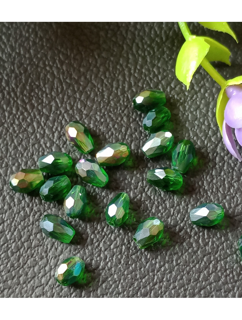 Кришталеві "крапля"/4*6 мм/зелений із переливом/10 штук