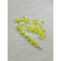 Кришталеві намистини "крапля" Розмір — 4*6 мм. Колір жовтий. Ціна вказана за 1 шт.