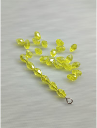 Кришталеві намистини "крапля" Розмір — 4*6 мм. Колір жовтий. Ціна вказана за 1 шт.