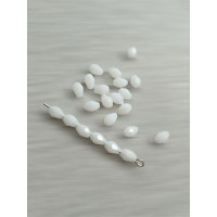 Кришталеві намистини*крапля*/4*6 мм/білий матовий/1 шт.