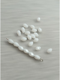 Кришталеві намистини*крапля*/4*6 мм/білий матовий/1 шт.