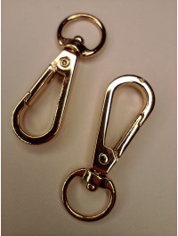 Карабин. Колір — золото. Довжина — 5 см. Ширина вушка — 1,8×1,7 см. Ціна вказана за 1 шт.