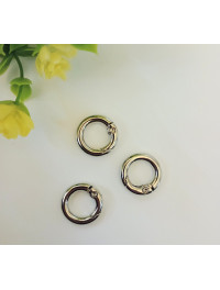 Карабін круглий. Розмір 17 мм. внутр10 мм. Колір темне срібло. Ціна вказана за 1 шт.