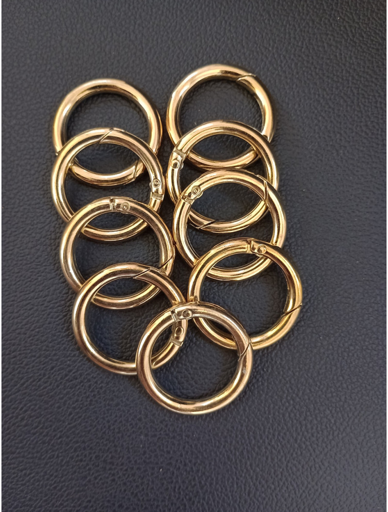 Кільце "карабін" діаметр 3,3 см.(внут.діамтр 2,5 см) Колір — золото. Ціна вказана за 1 шт.