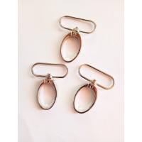 Карабін. Довжина - 5 см. Розмір внутрішнього кільця - 1,5×4 см. Колір - серебро. Ціна за 1 шт