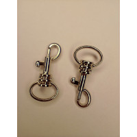 Карабин. Колір — срібло. Довжина — 3 см. Ширина вушка — 1,2 × 0.6 см. Ціна вказана за 1 шт.