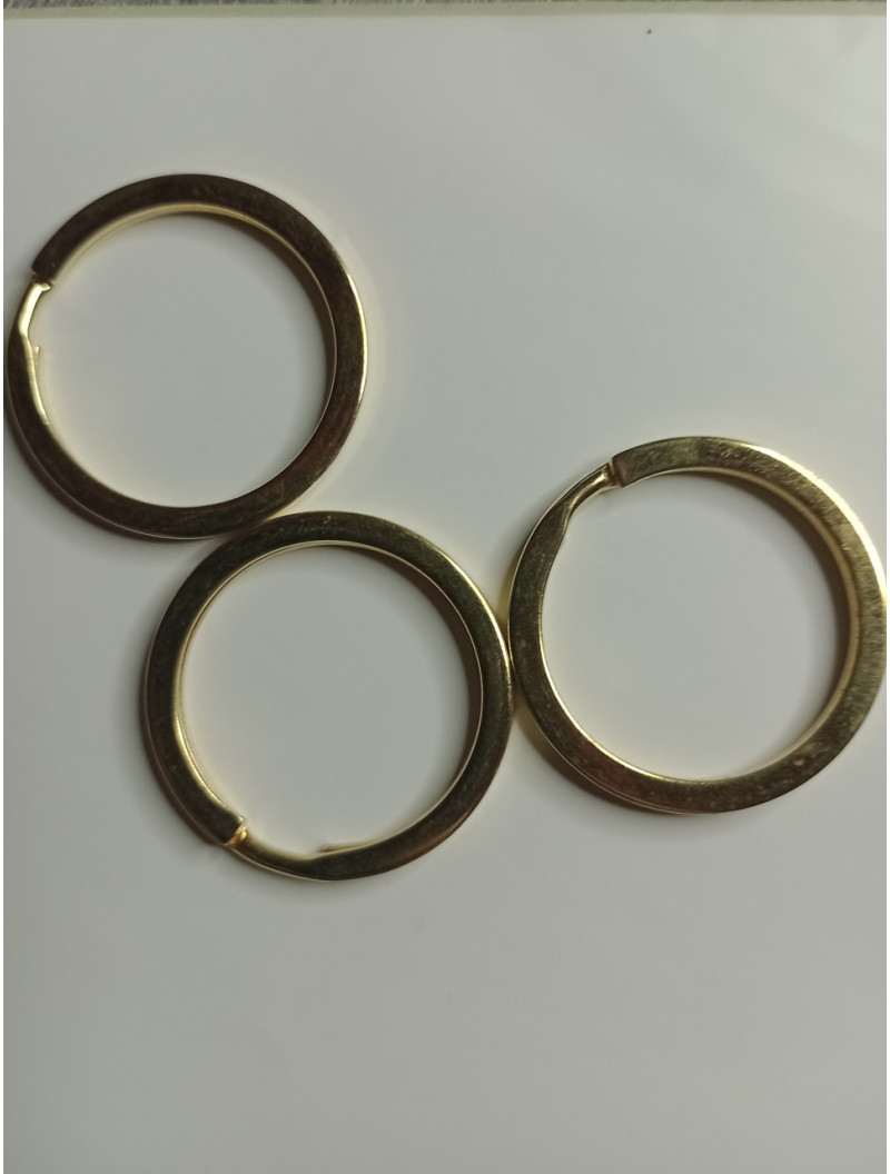 Кільце плоске. Діаметр — 30 мм. Колір — золото.  Ціна вказана за 1 шт.