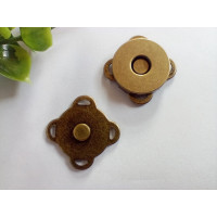 Кнопка магнітна пришивна. Розмір — 18 мм. Колір — антик