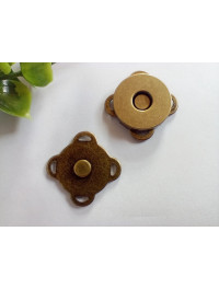 Кнопка магнітна пришивна. Розмір — 18 мм. Колір — антик