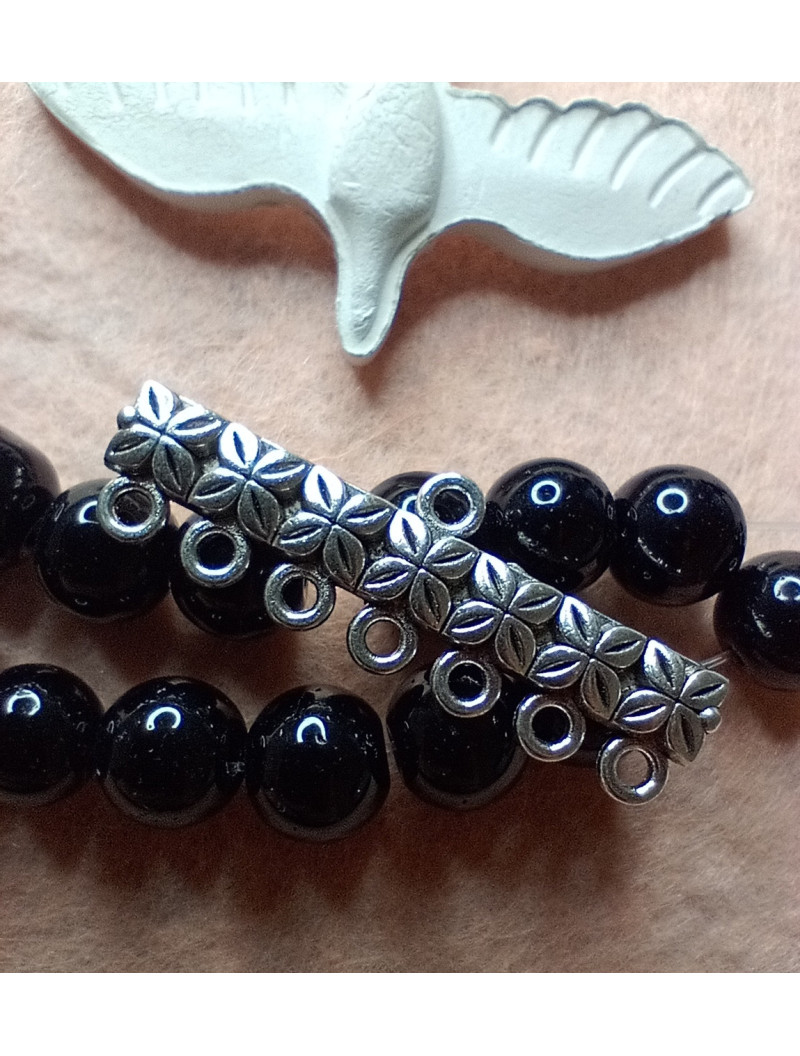 Конектор Розмір — 3,5×1,2 см. Колір — срібло. Ціна вказана за 1 шт.