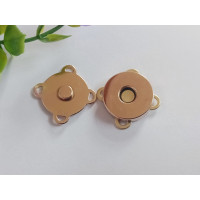 Кнопка магнітна, пришивна. Розмір — 18 мм. Колір — золото