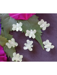 Бусяна Ведмедик, Пластик. Розмір — 16 мм. Колір — салатовий