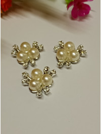 Жемчужный декор / Три жемчужины/ Пластик / 1,8 см / Белый в серебре